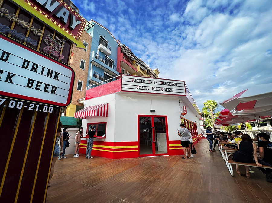 ภาพร้านค้า Highway Cafe ไฮเวย์ คาเฟ่ บางแสน ภาพที่ 3